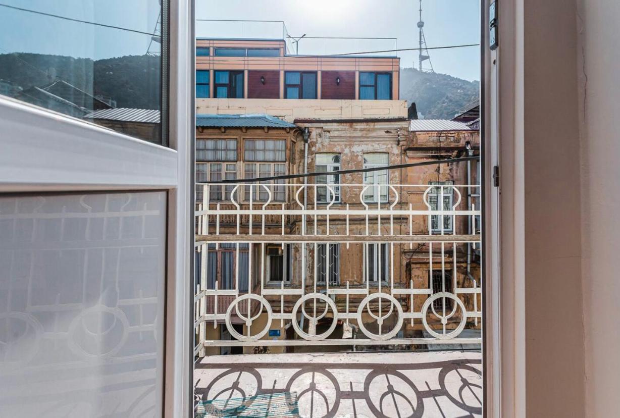 Central Location King Size Bed Tbilisi Exterior photo
