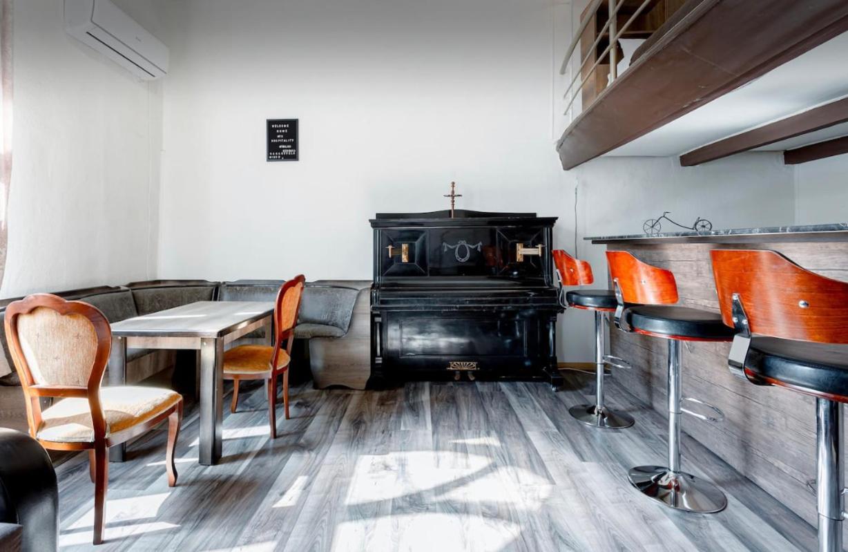 Central Location King Size Bed Tbilisi Exterior photo
