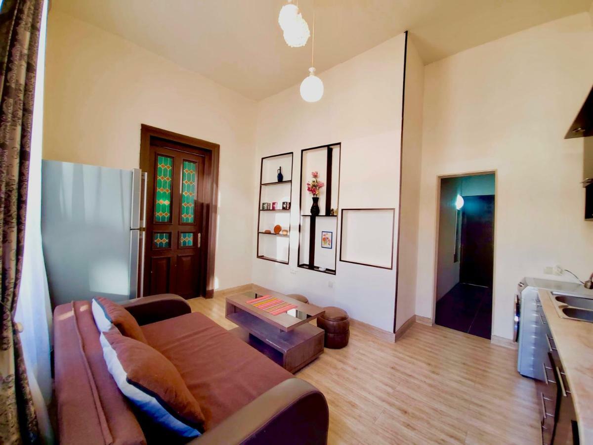 Central Location King Size Bed Tbilisi Exterior photo
