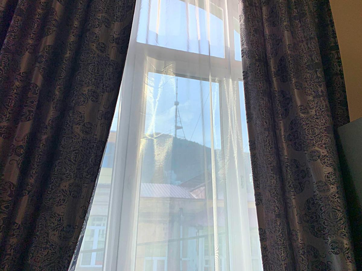 Central Location King Size Bed Tbilisi Exterior photo